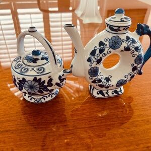 Two decorative tea pots. Decorative Only. Not to be used for tea.
